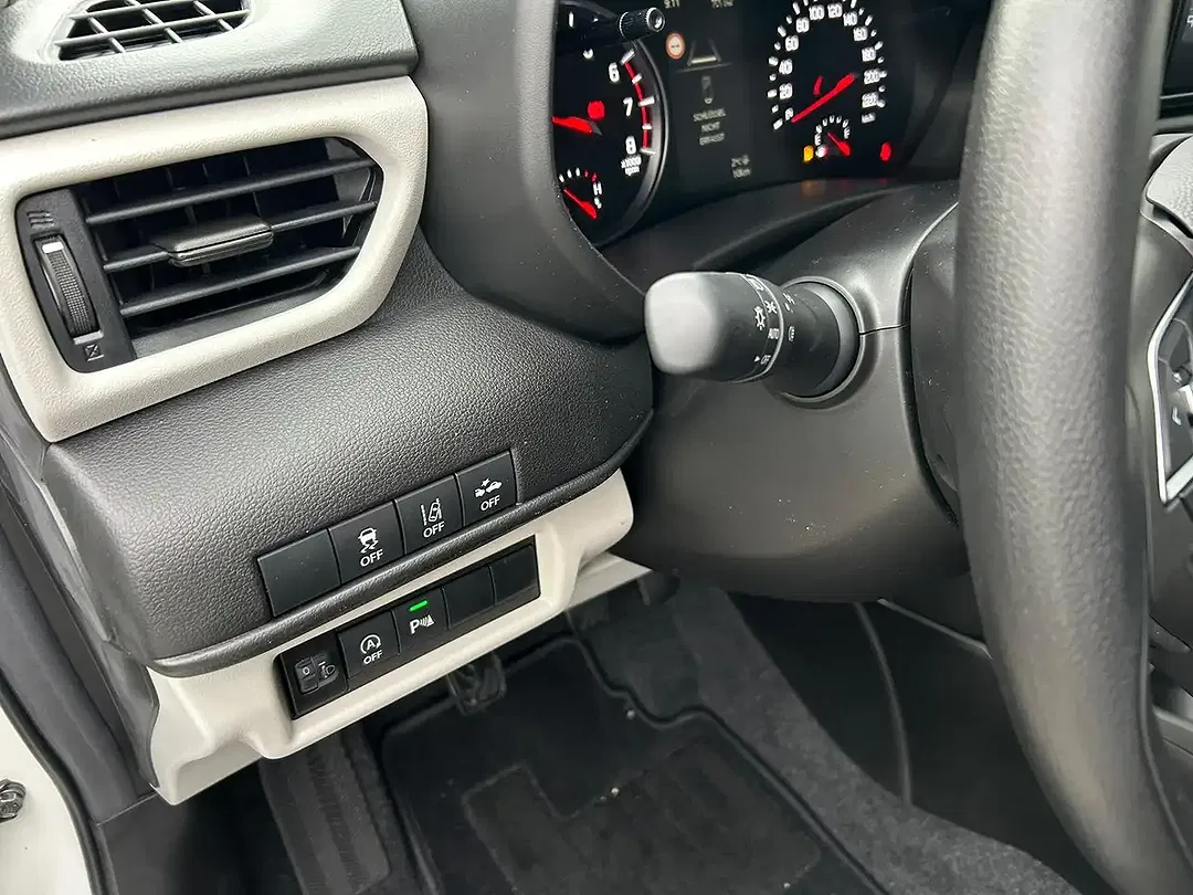 Suzuki Swift - Thumbnail 10
