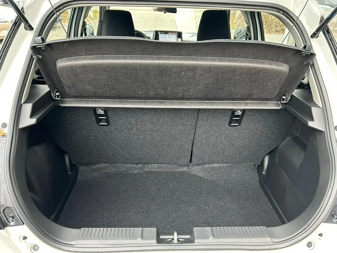Suzuki Swift - Thumbnail 14