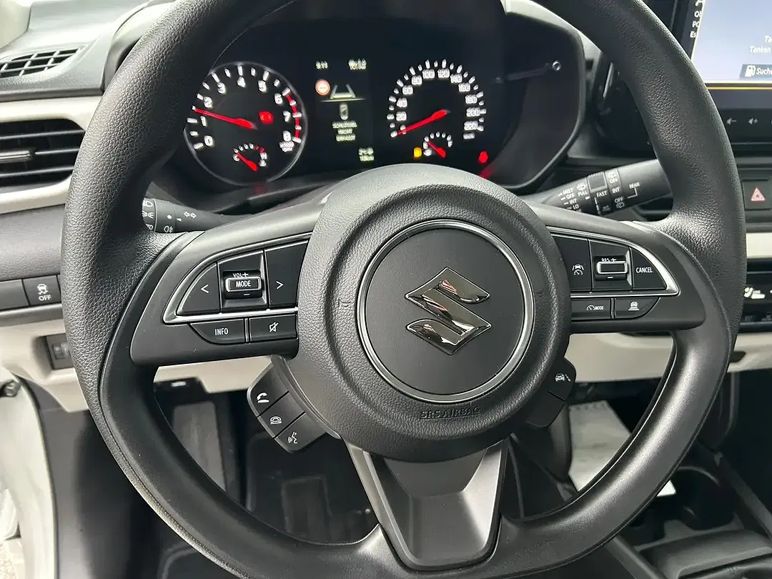 Suzuki Swift - Thumbnail 9