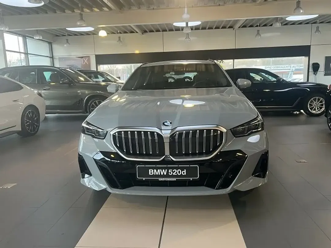 BMW 520 - Thumbnail 3