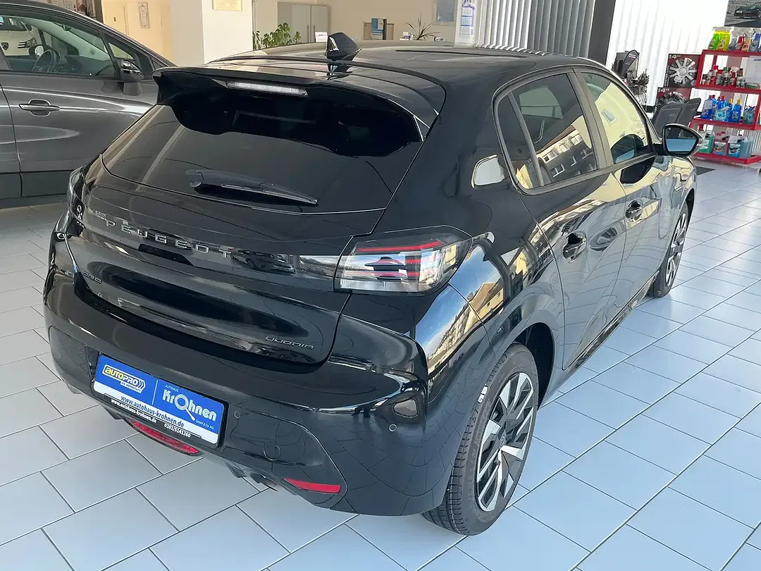 Peugeot 208 - Thumbnail 8