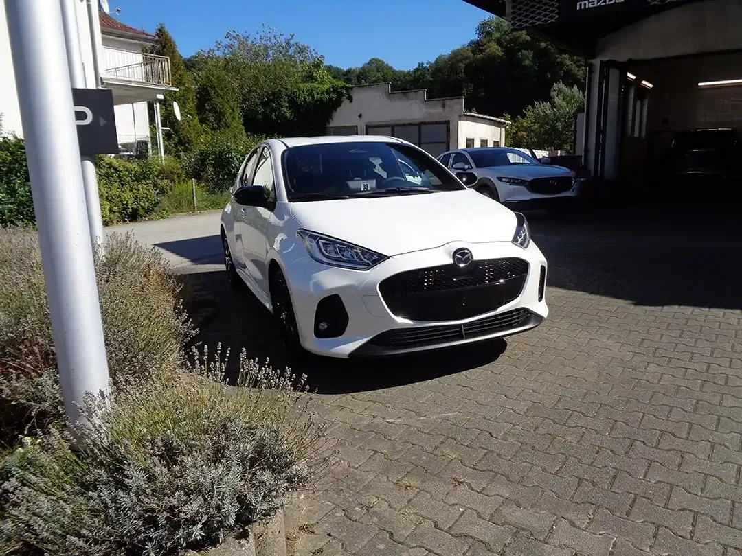 Mazda 2 - Thumbnail 4