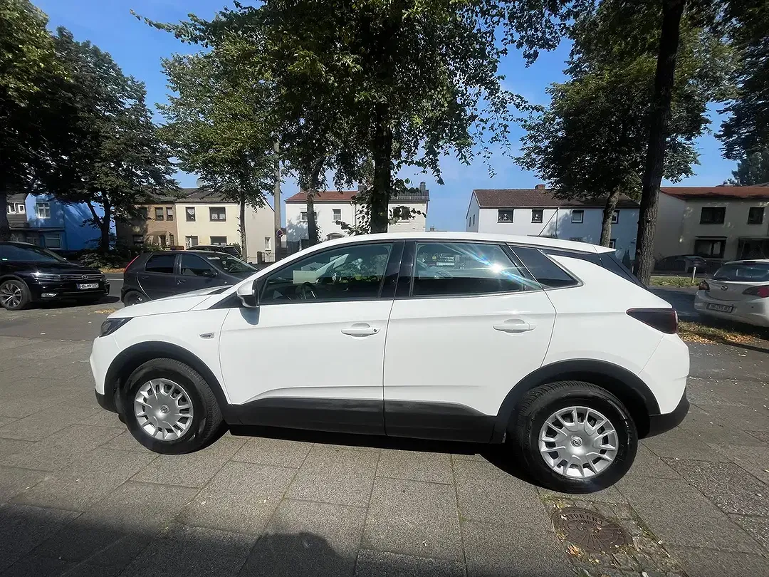 Opel Grandland X - Thumbnail 2