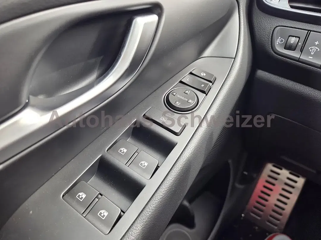 Hyundai i30 - Thumbnail 18