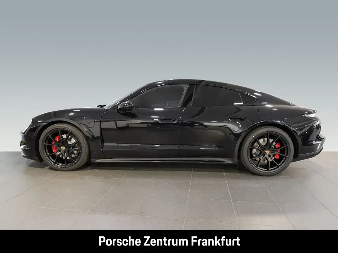 Porsche Taycan - Thumbnail 2