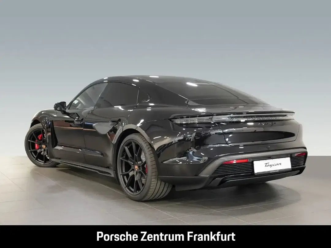 Porsche Taycan - Thumbnail 3