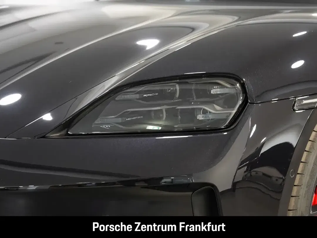 Porsche Taycan - Thumbnail 7