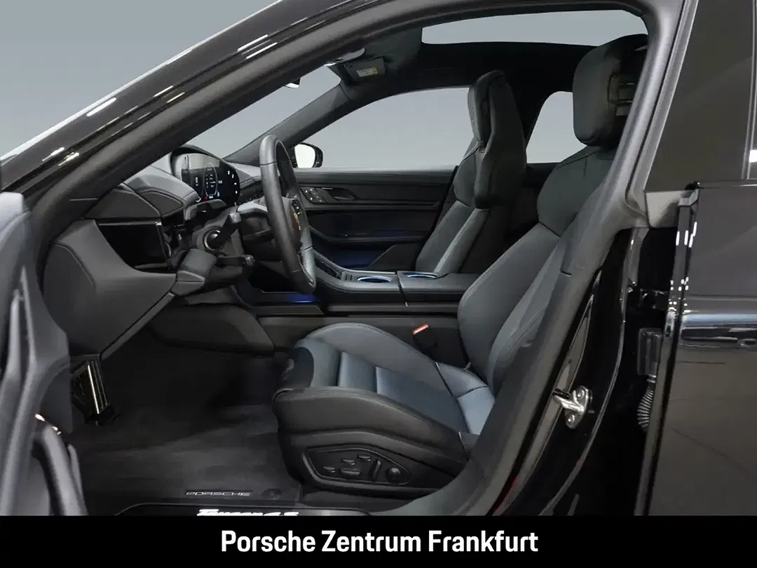 Porsche Taycan - Thumbnail 9