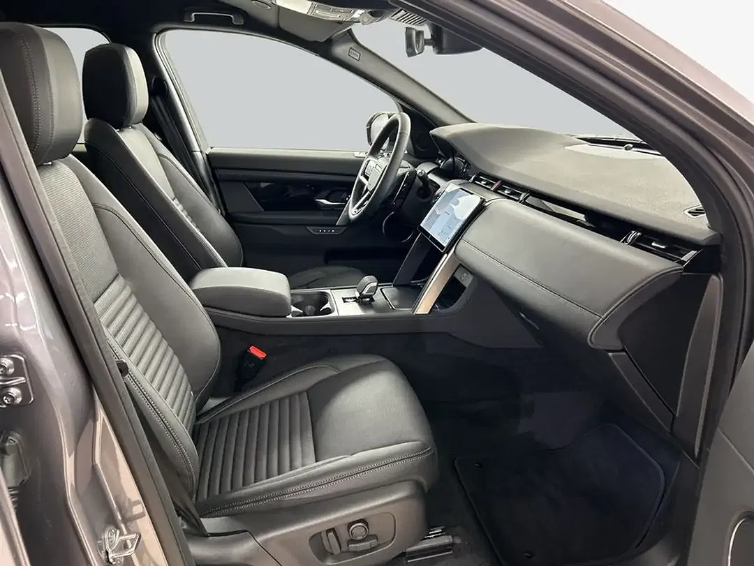 Land Rover Discovery Sport - Thumbnail 3