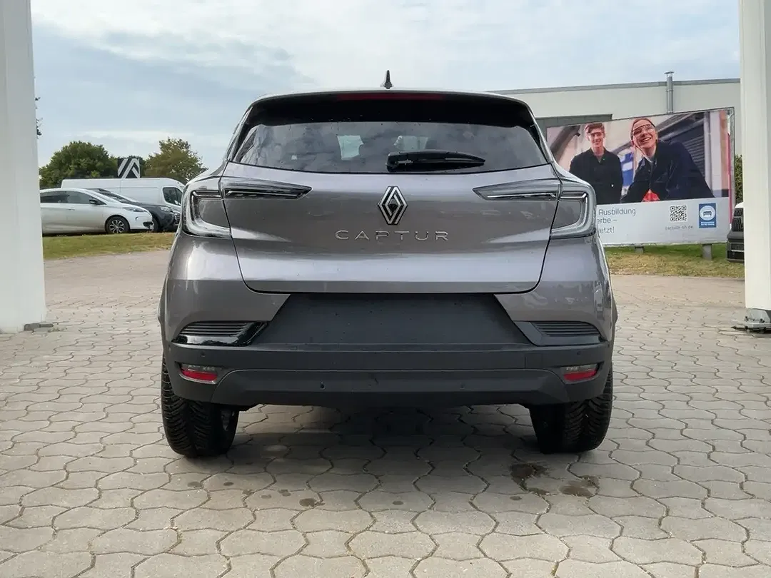 Renault Captur - Thumbnail 3