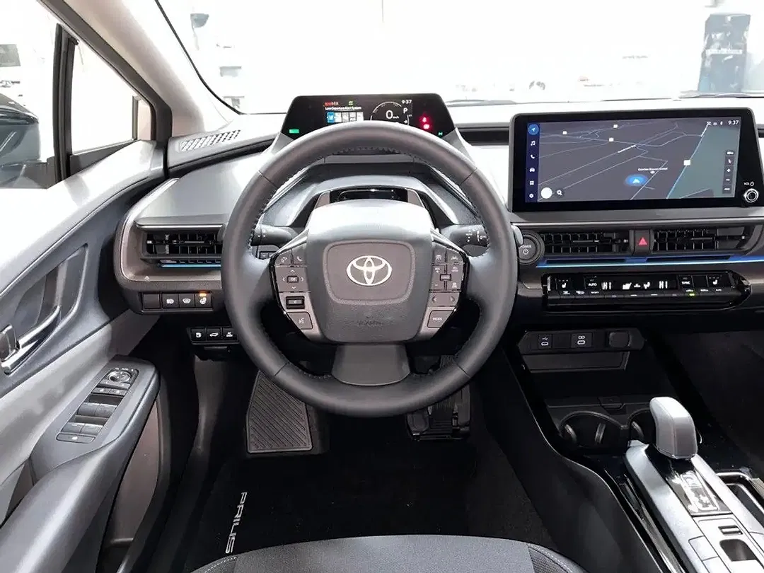 Toyota Prius - Thumbnail 5