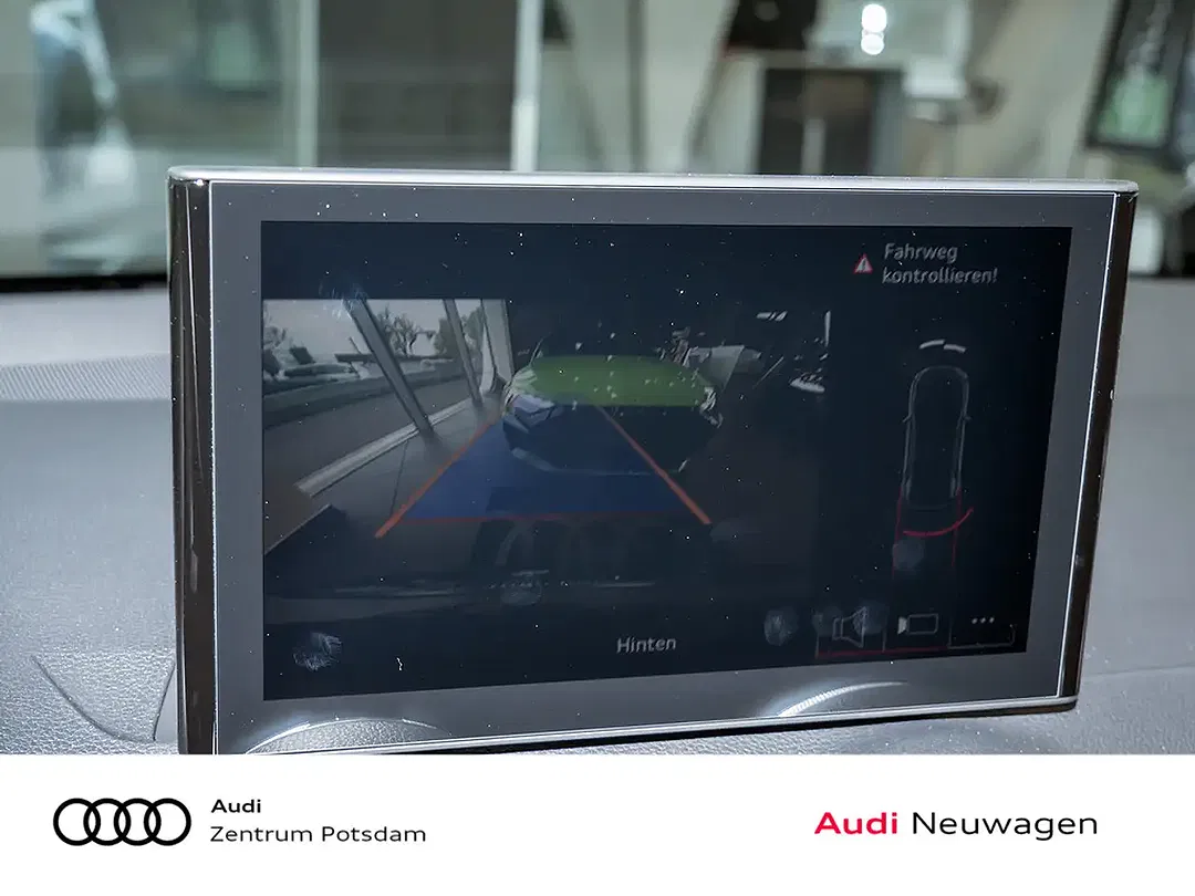 Audi Q2 - Thumbnail 11