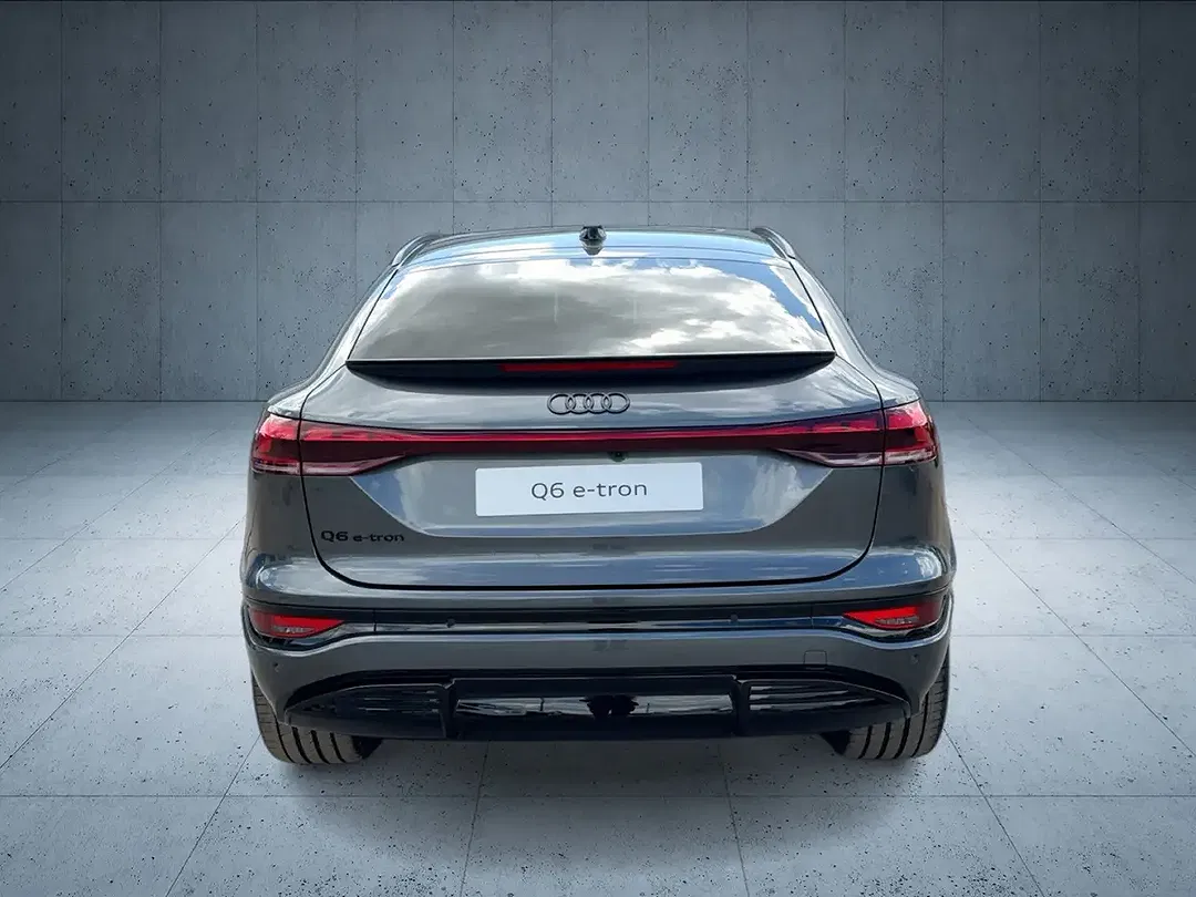 Audi Q6 e-tron - Thumbnail 4