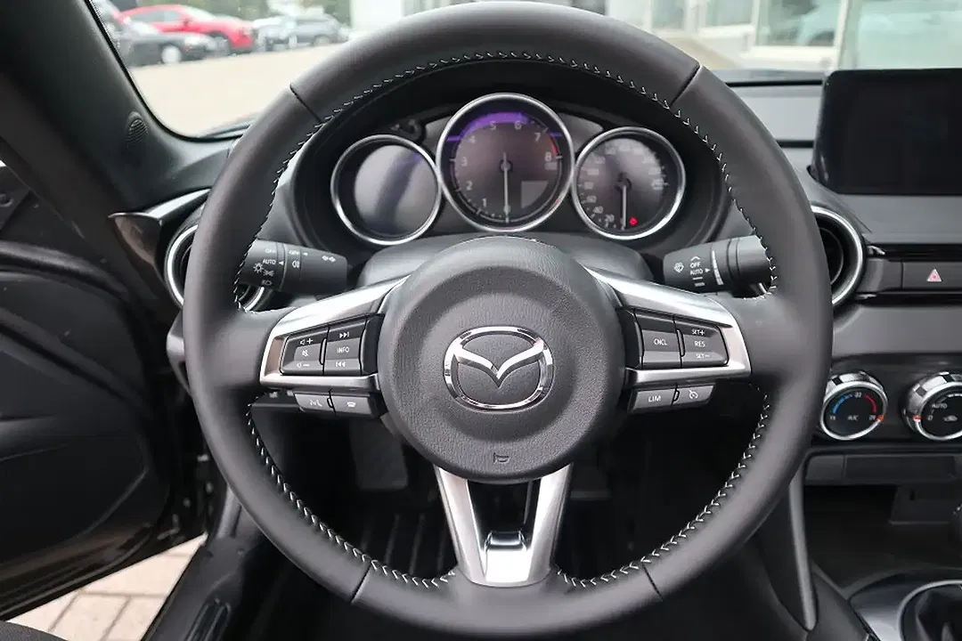 Mazda MX-5 - Thumbnail 14