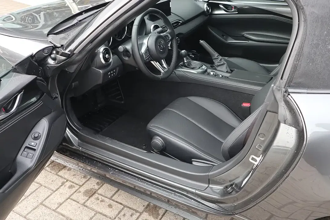 Mazda MX-5 - Thumbnail 8