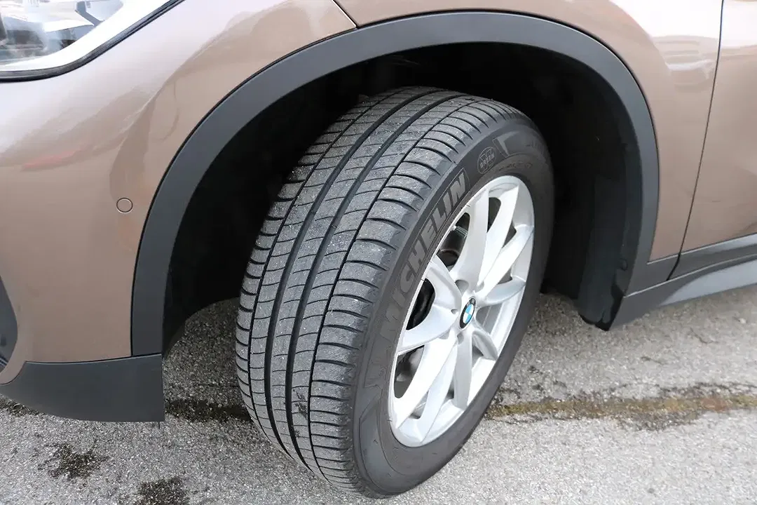 BMW X1 - Thumbnail 2