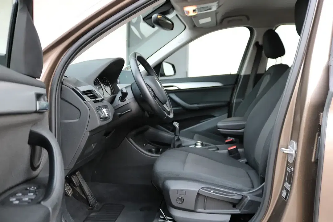 BMW X1 - Thumbnail 3