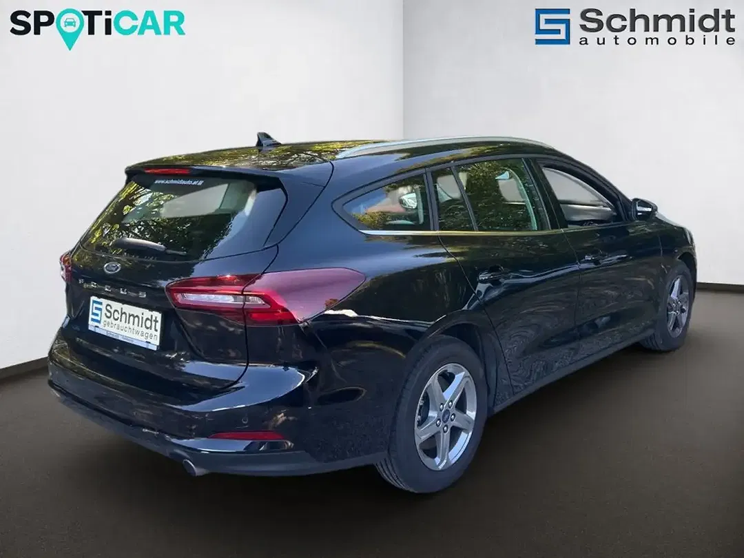 Ford Focus - Thumbnail 4