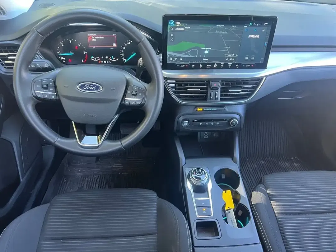 Ford Focus - Thumbnail 8