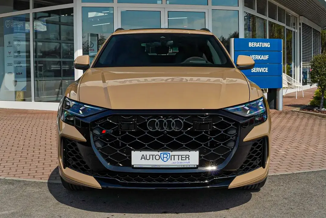 Audi RS Q8 - Thumbnail 2