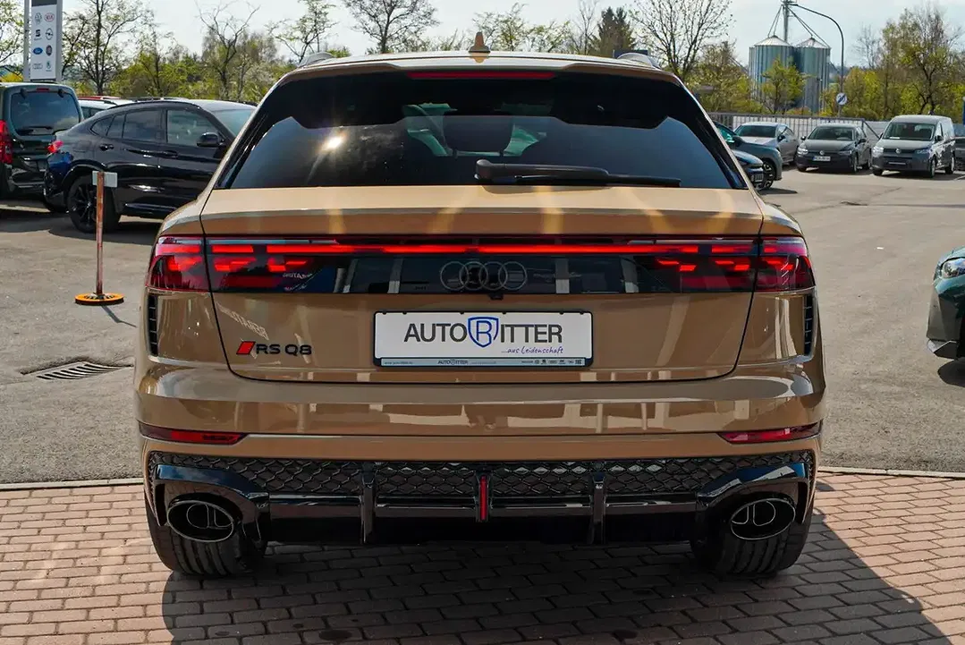 Audi RS Q8 - Thumbnail 5