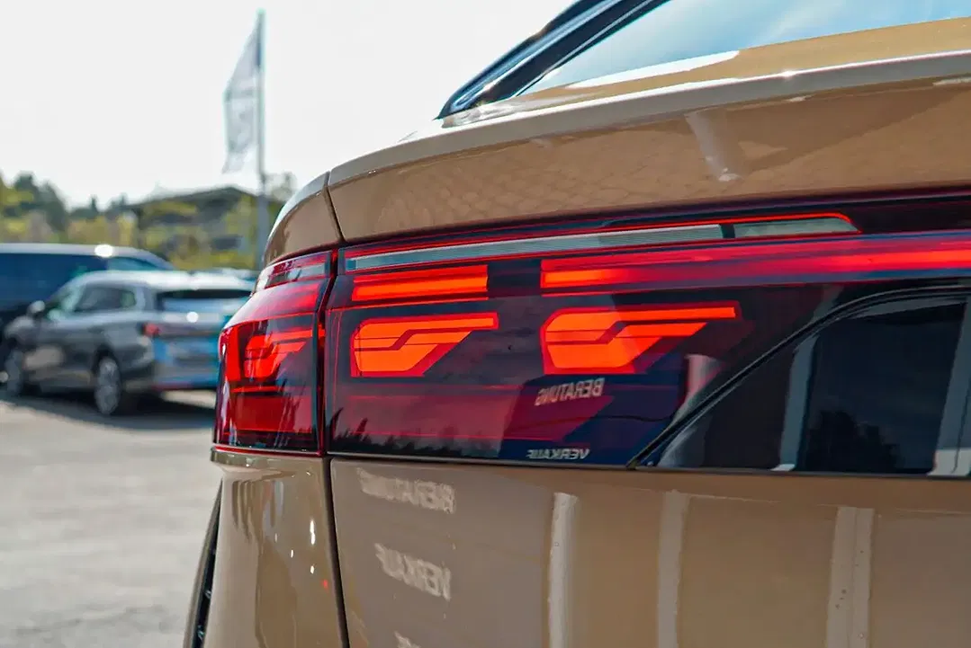 Audi RS Q8 - Thumbnail 7