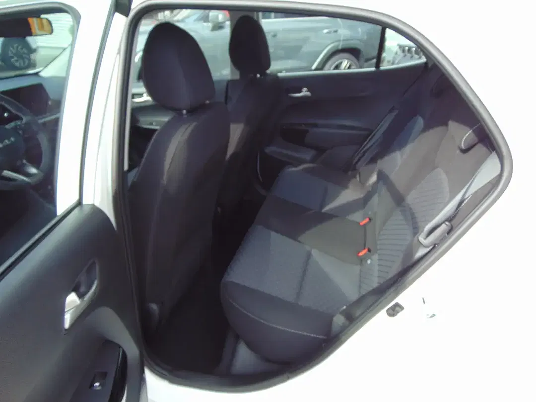 Kia Picanto - Thumbnail 9