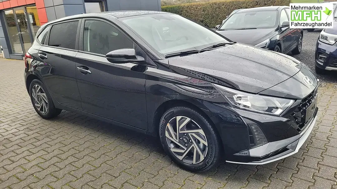 Hyundai i20 - Thumbnail 3