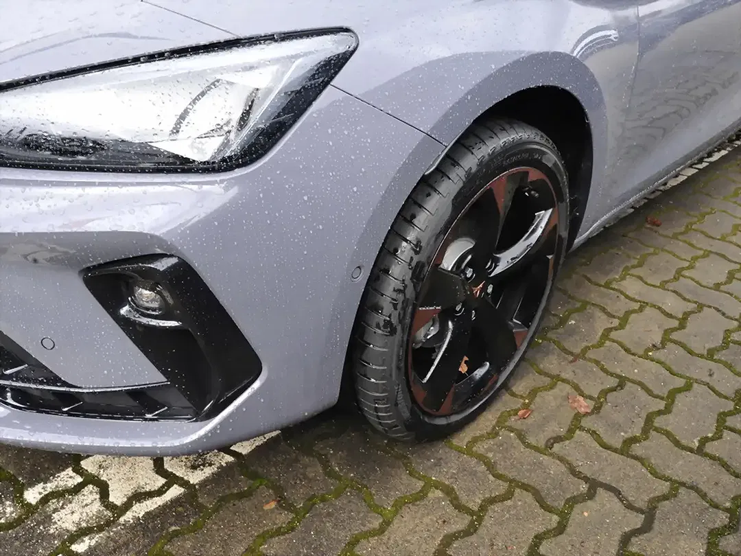 CUPRA Leon - Thumbnail 2