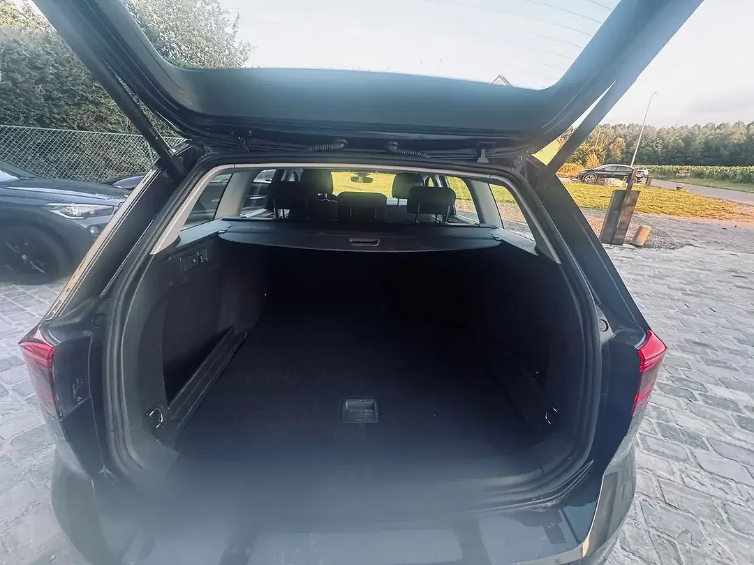 Volkswagen Passat Variant - Thumbnail 10