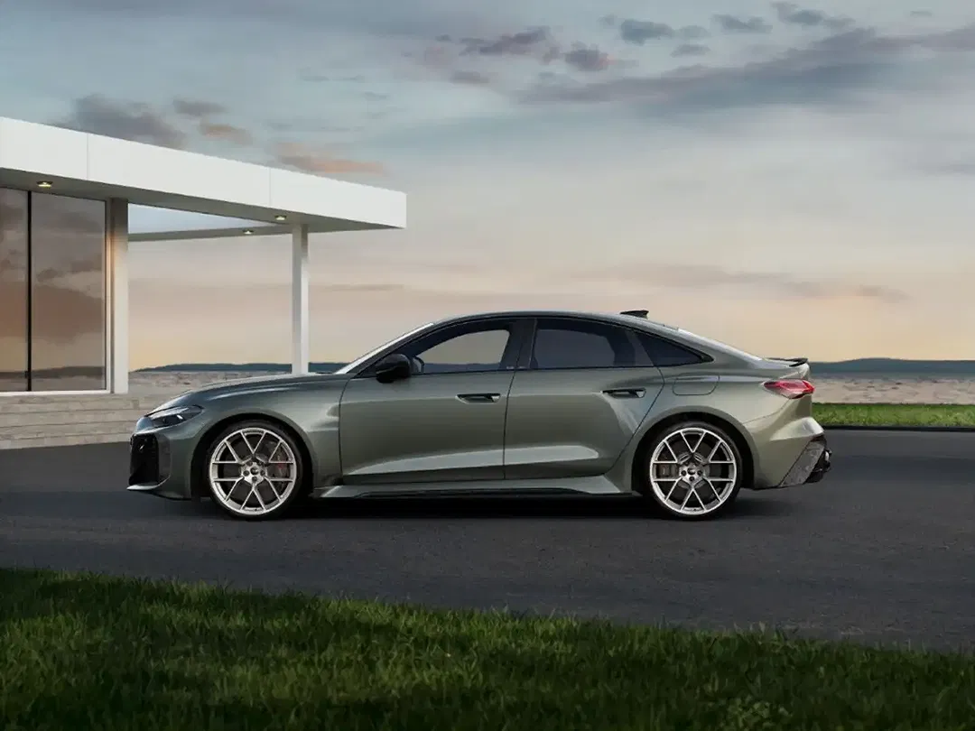 Audi RS5 - Thumbnail 3