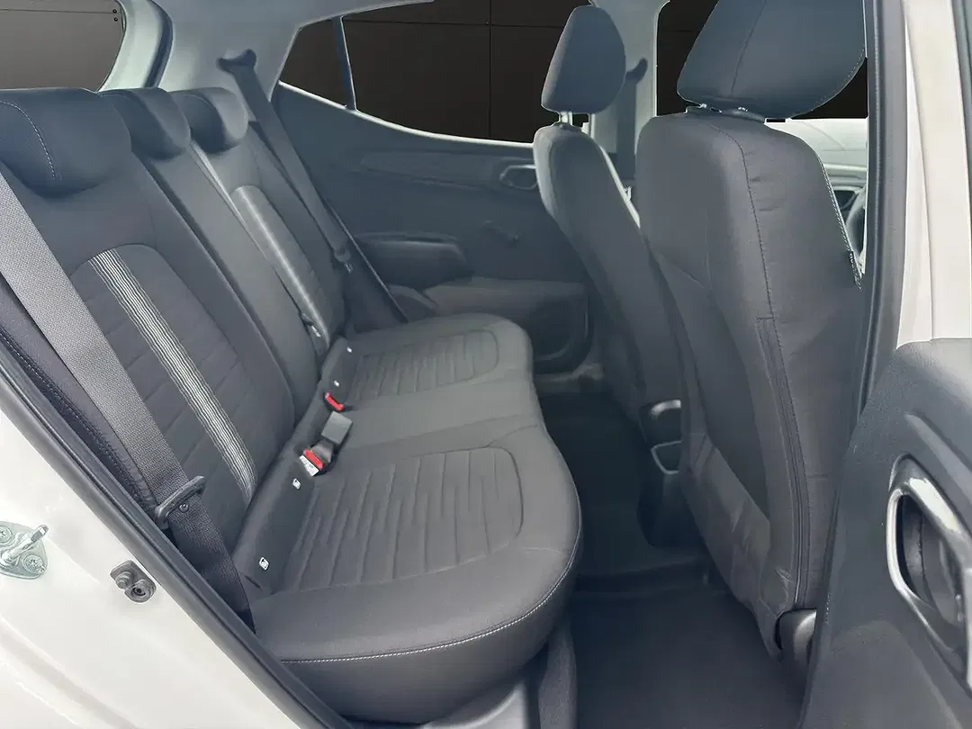 Hyundai i10 - Thumbnail 13