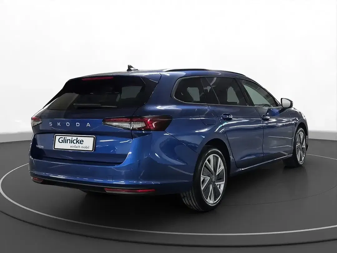 Skoda Superb - Thumbnail 2