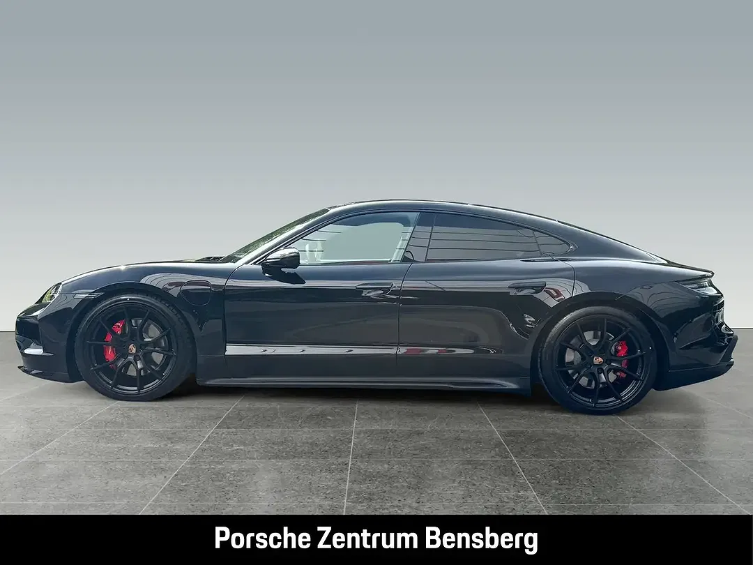 Porsche Taycan - Thumbnail 2