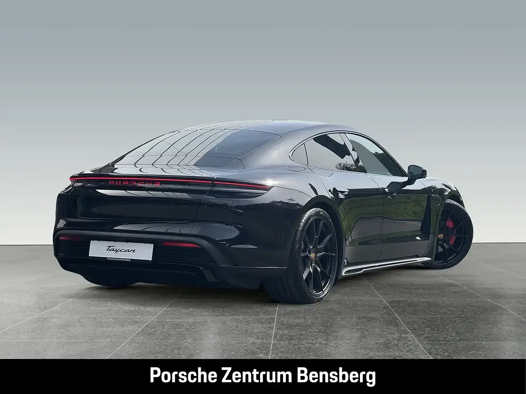 Porsche Taycan - Thumbnail 4