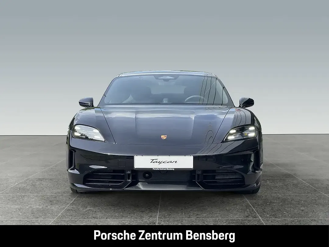 Porsche Taycan - Thumbnail 7