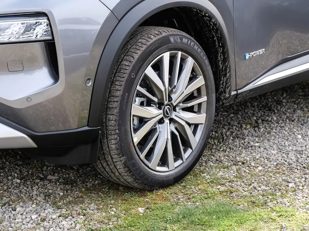 Nissan X-Trail - Thumbnail 3