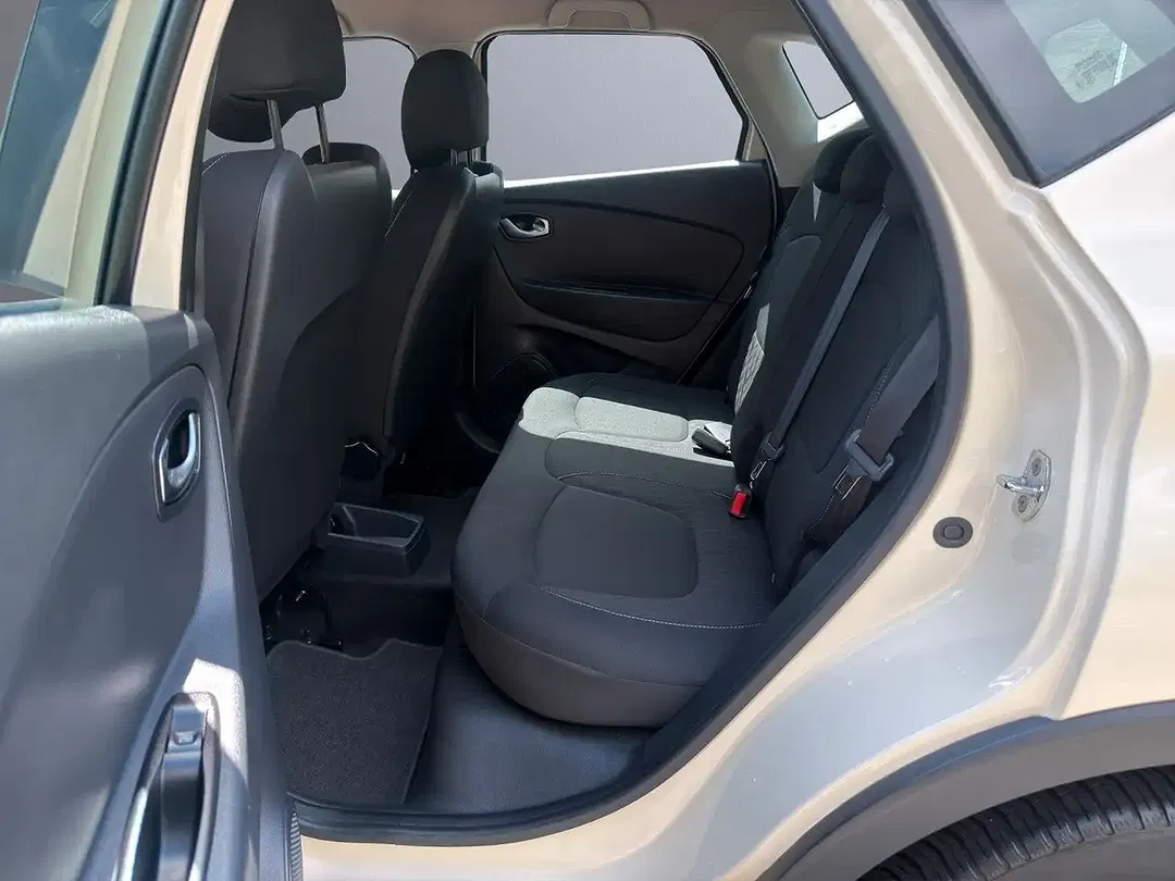 Renault Captur - Thumbnail 10