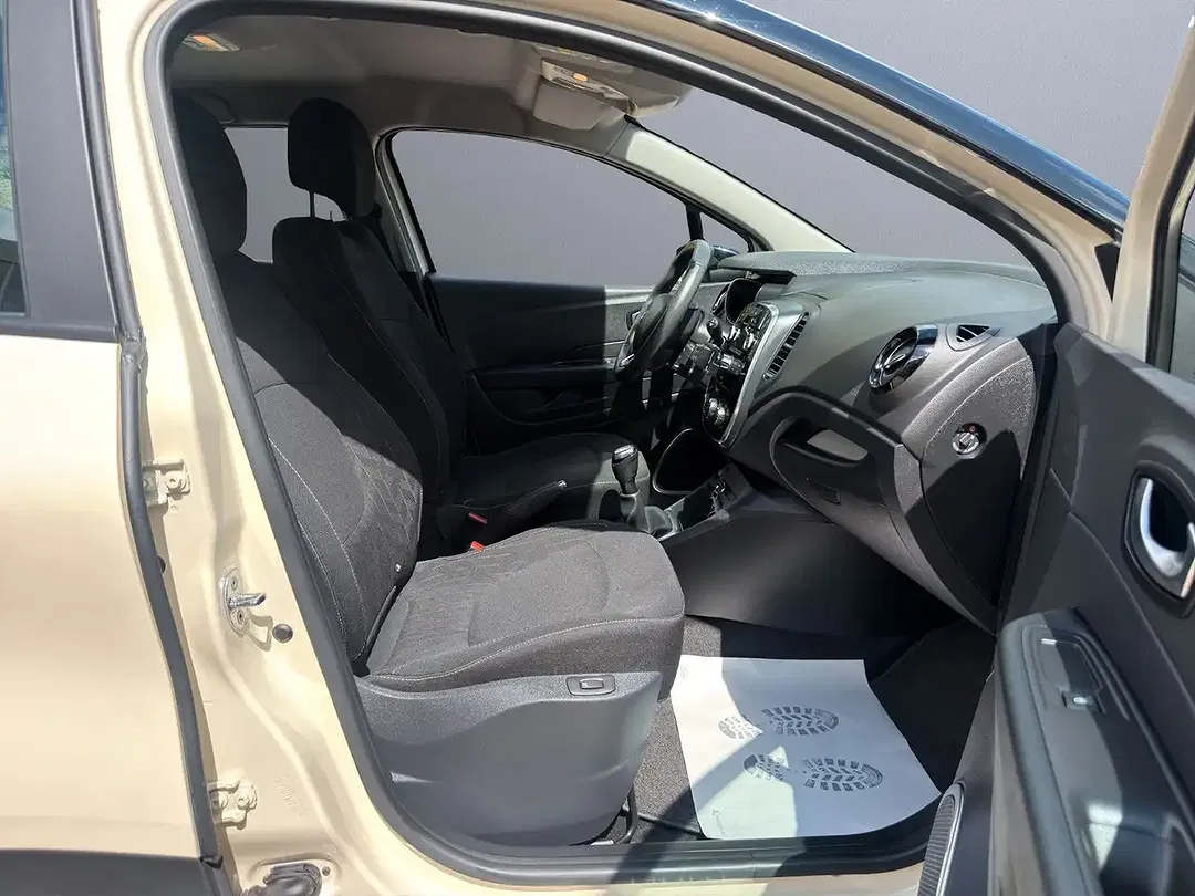Renault Captur - Thumbnail 13