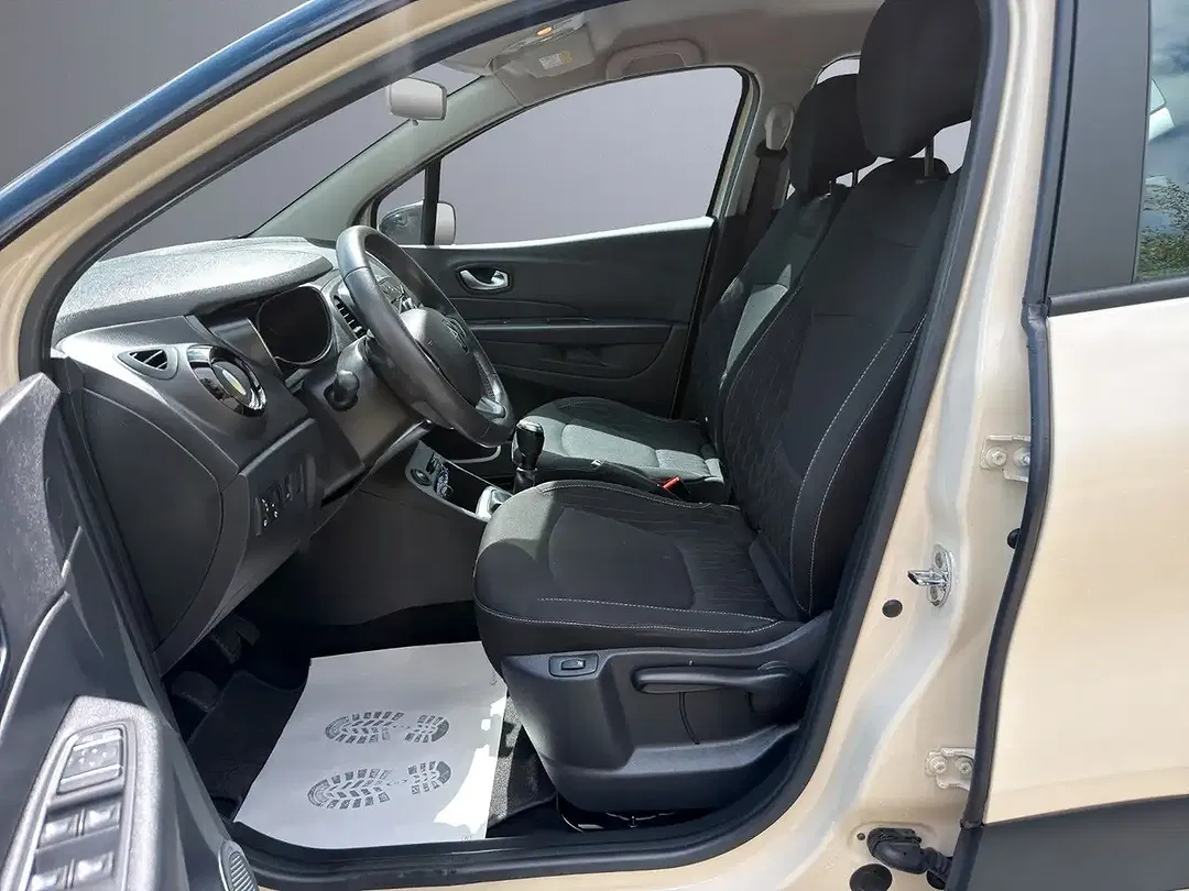 Renault Captur - Thumbnail 9