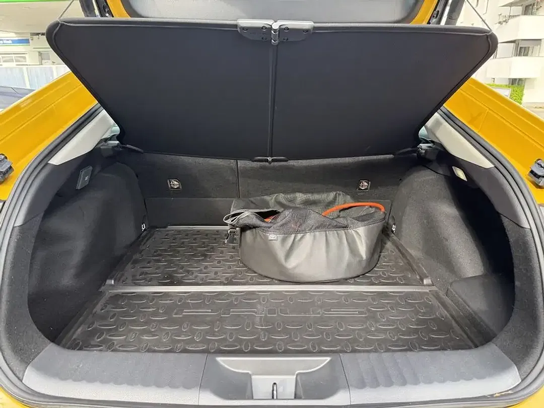Toyota Prius - Thumbnail 14