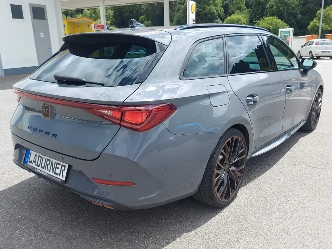 CUPRA Leon - Thumbnail 3