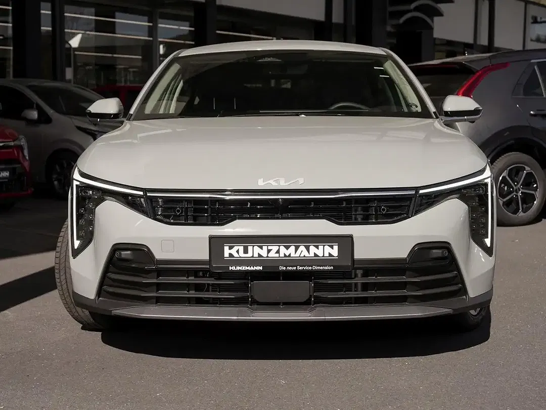 Kia K4 - Thumbnail 2