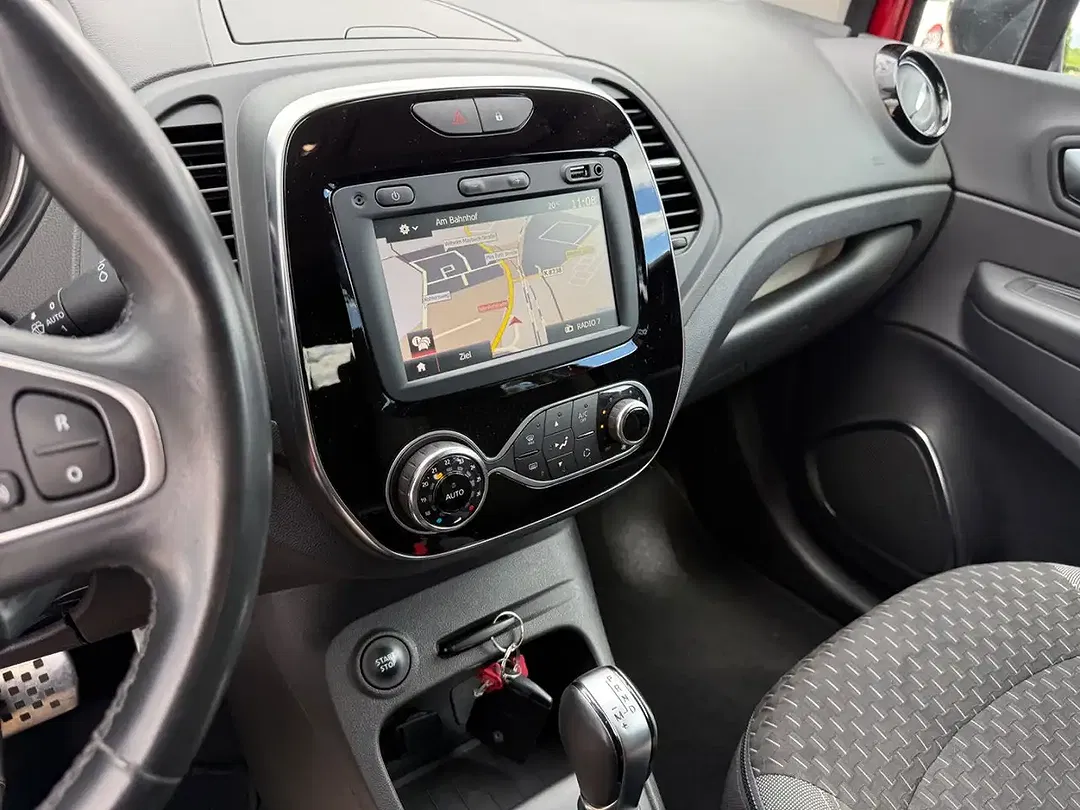 Renault Captur - Thumbnail 22