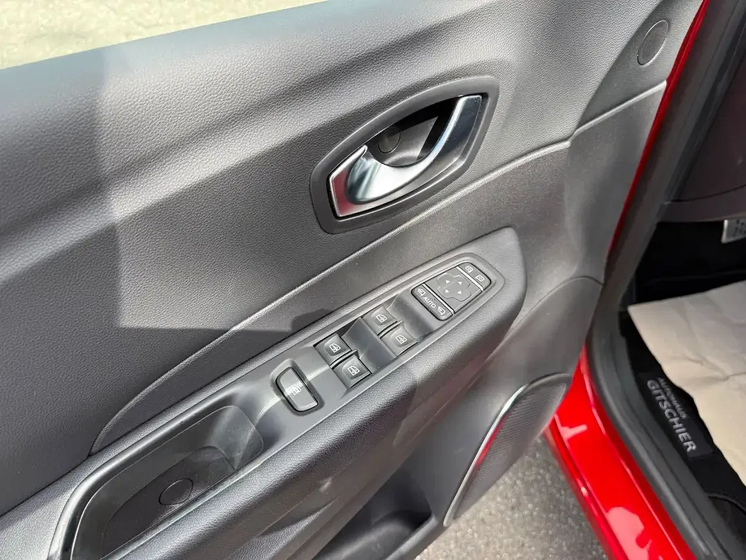 Renault Captur - Thumbnail 23