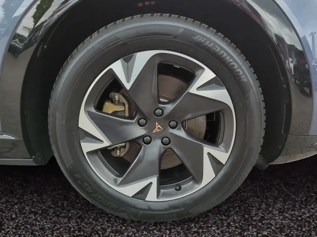 CUPRA Tavascan - Thumbnail 6