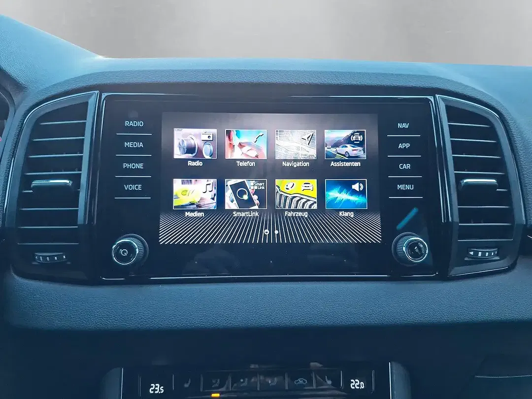 Skoda Karoq - Thumbnail 8