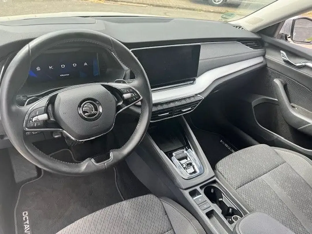 Skoda Octavia - Thumbnail 2