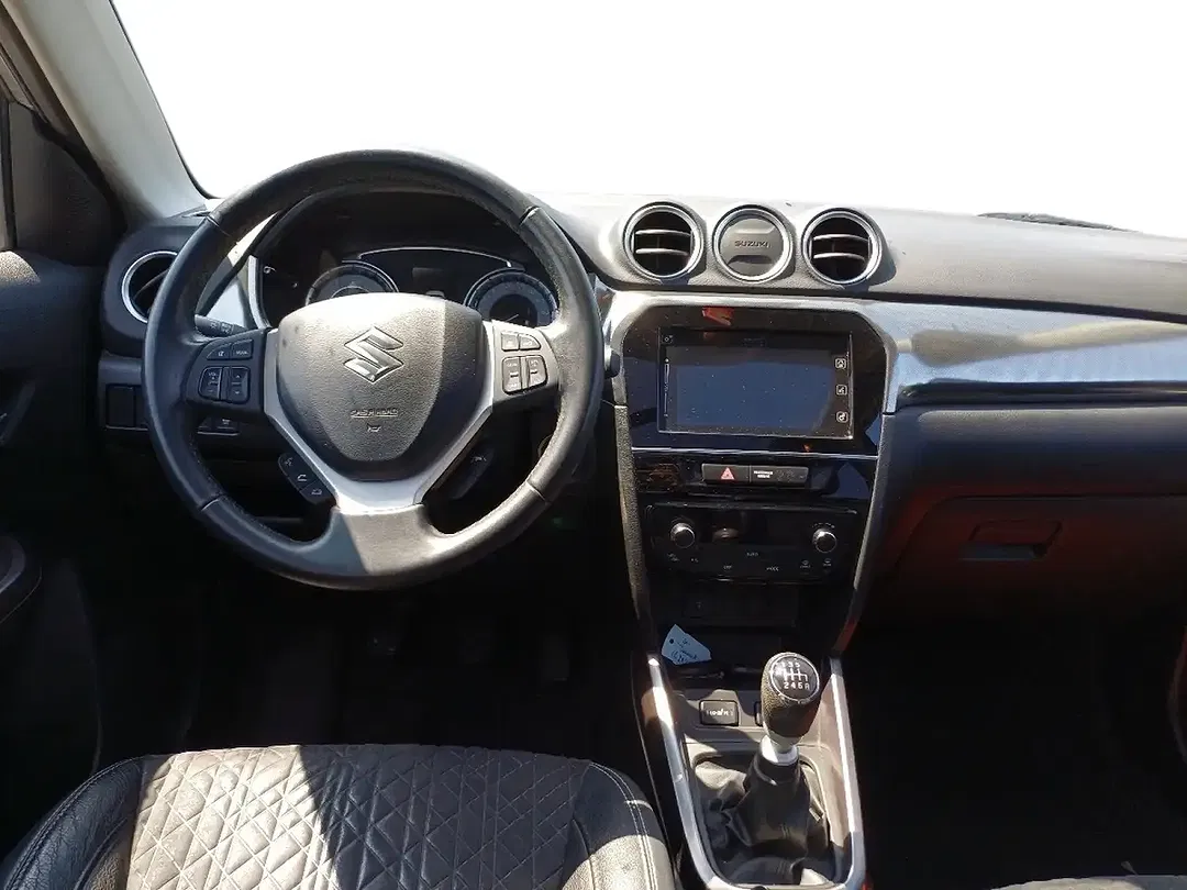 Suzuki Vitara - Thumbnail 10