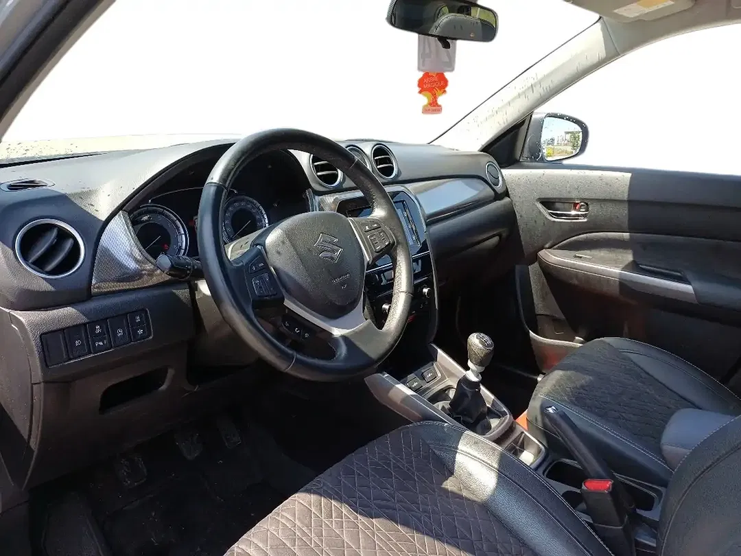 Suzuki Vitara - Thumbnail 11